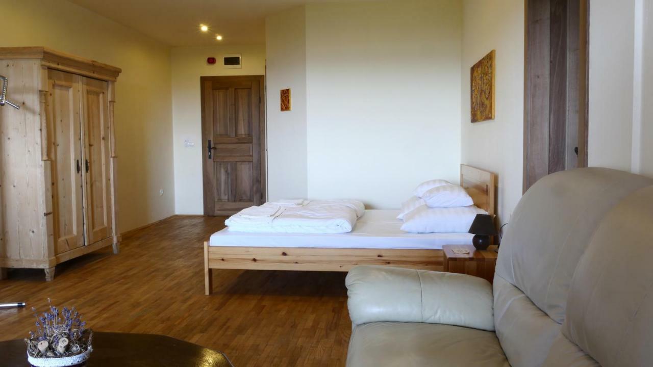 Ebner Pince - Panzio Bed & Breakfast Turbekpuszta Exterior photo